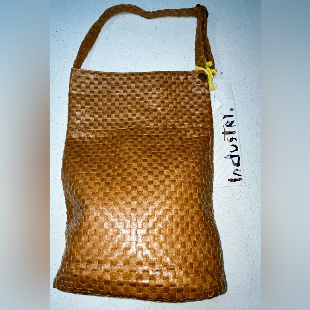 Industry Brand 18”L Woven Tote Bag NWT Brown Faux Leather BasketWeave - Picture 2 of 13